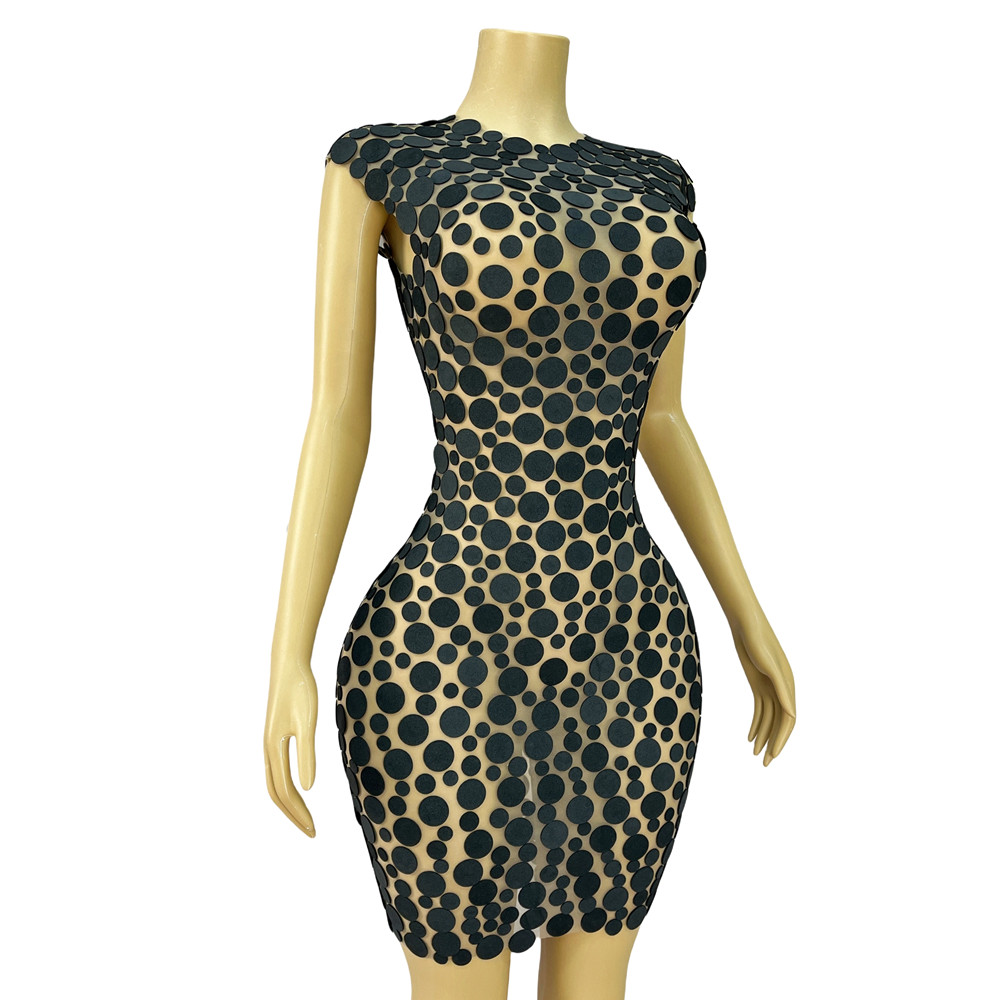 Women Fashion Designer Dresses Photos - Sukienka z białych kropek, bez rękawów,