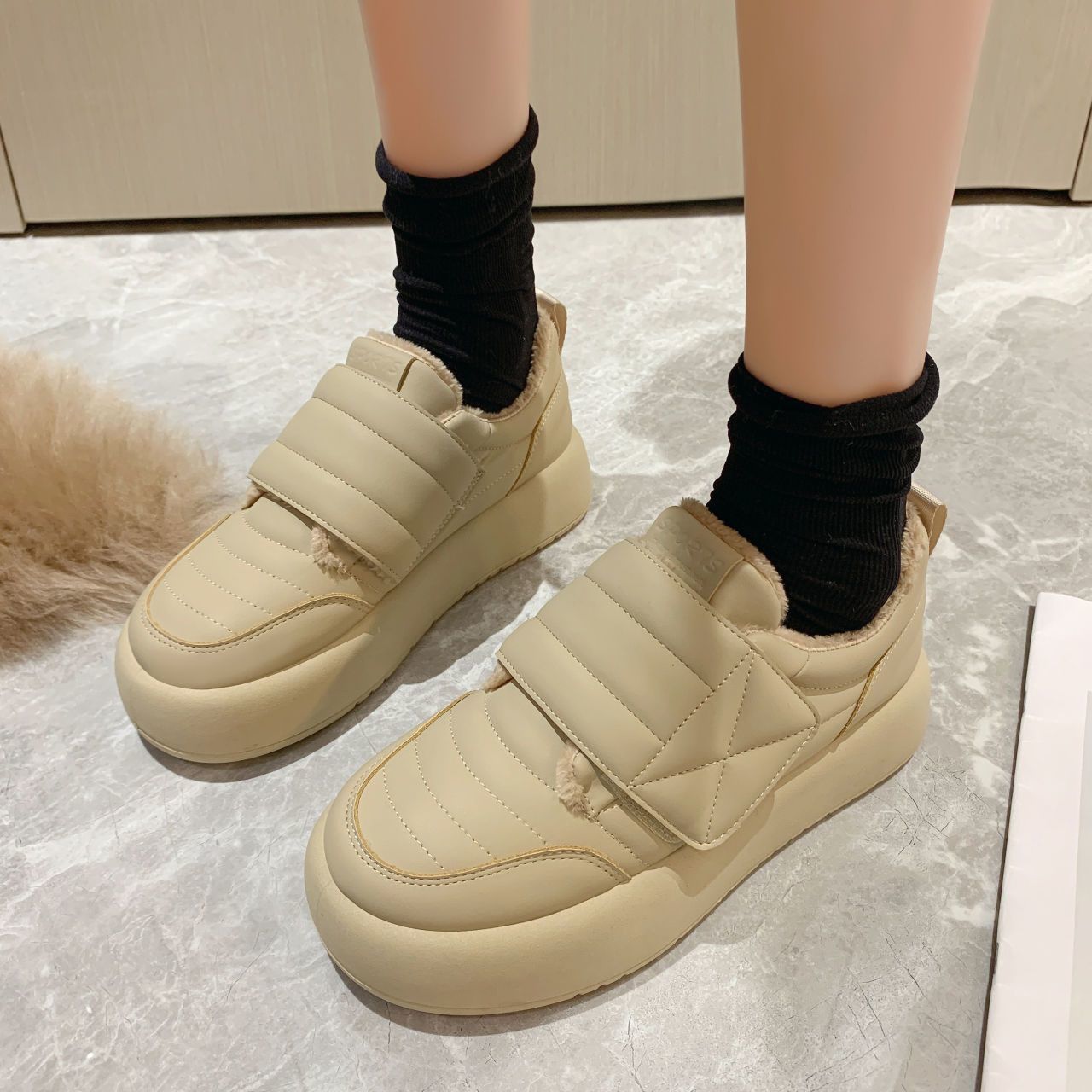 Miękkie Białe Sneakersy w Styl – Women'S Fashion Velcro Sneakers recenzja i cena